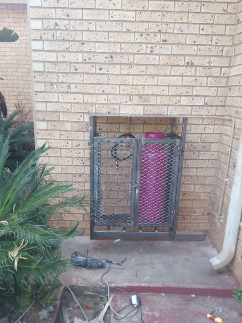 Gas pipe safety check